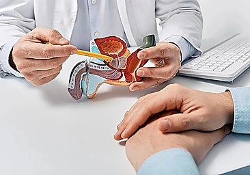 Malaga doctor warns of nighttime prostate cancer symptom and highlights 'radioactive missile' treatment